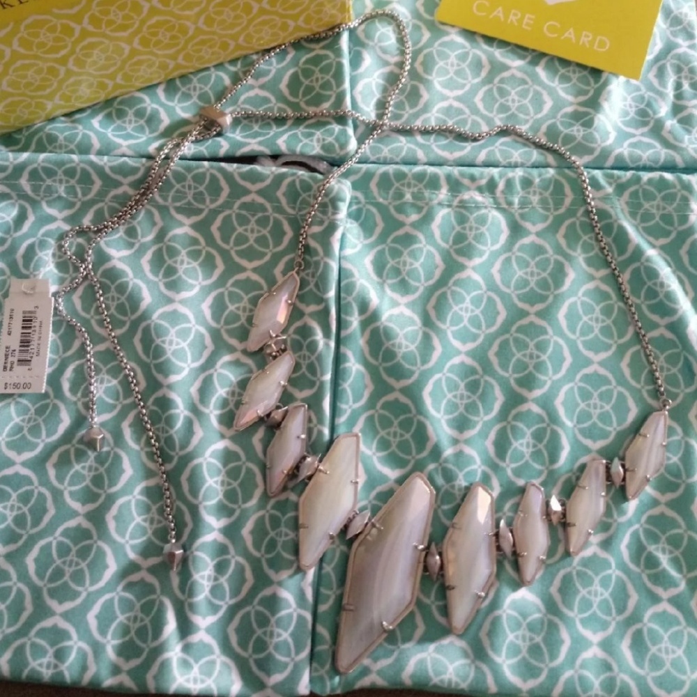 Kendra Scott Necklace